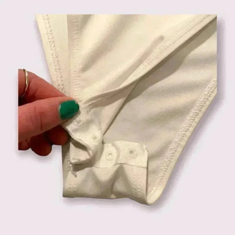 NWOT Shein Plunging Scoop Neckline Sleeveless Stretchy Casual White Bodysuit - Picture 9 of 10